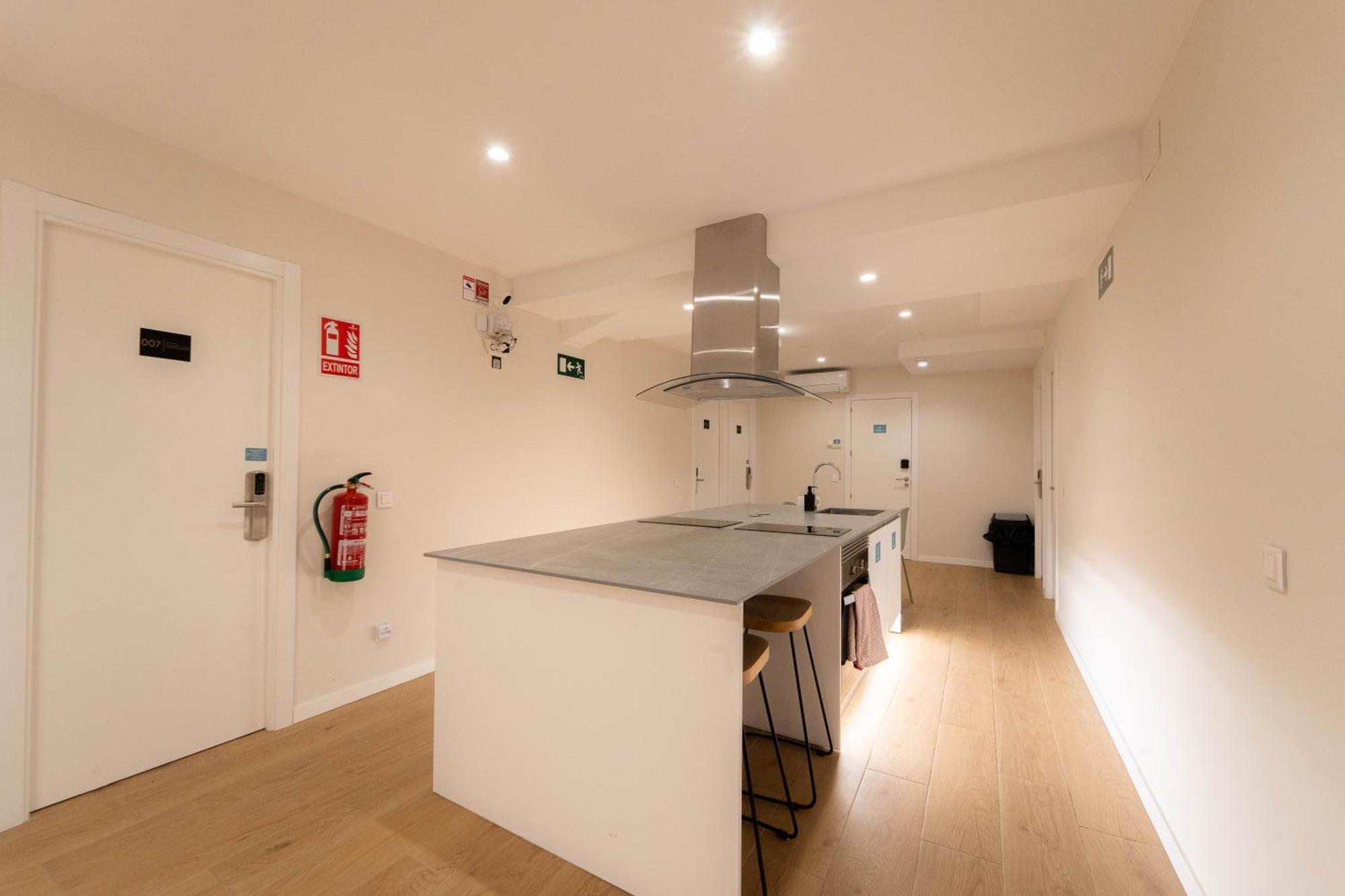 I'M Room Suites Nuevos Ministerios - Bernabeu 'Digital Access' Madrid Exterior foto